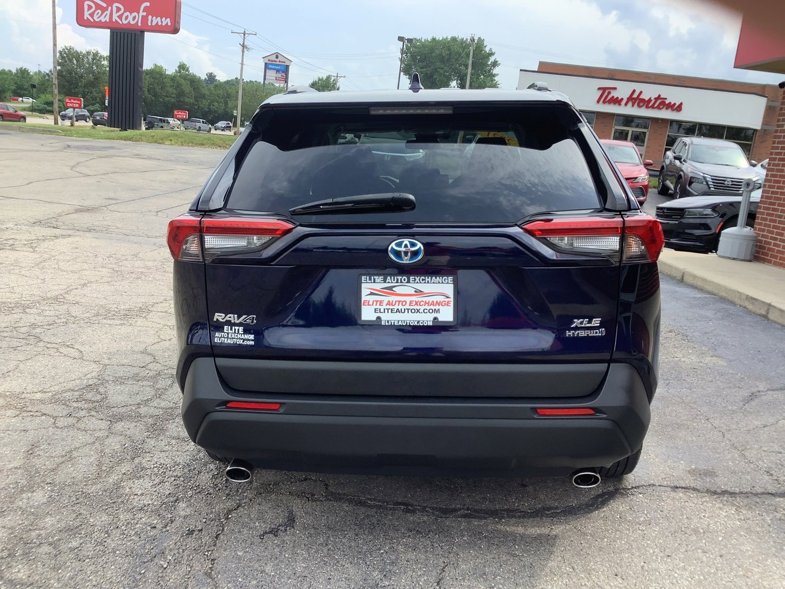 Used 2021 Toyota RAV4 XLE w/ Convenience Package image 6