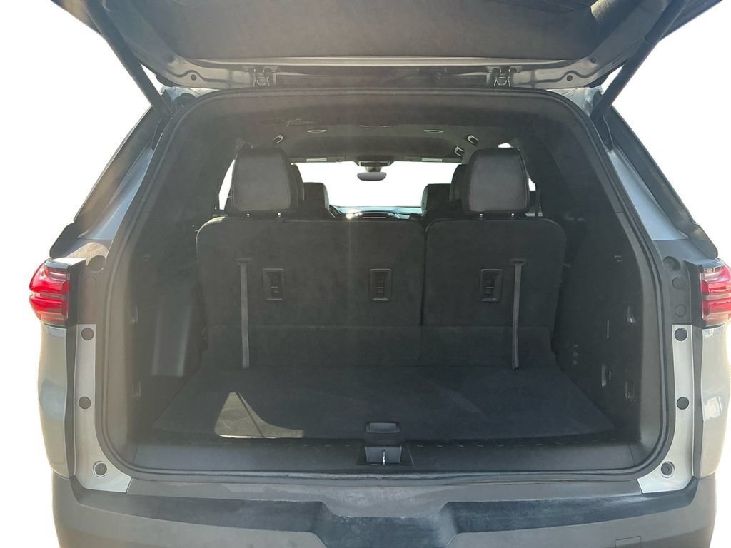 Used 2023 Chevrolet Traverse RS FWD image 24