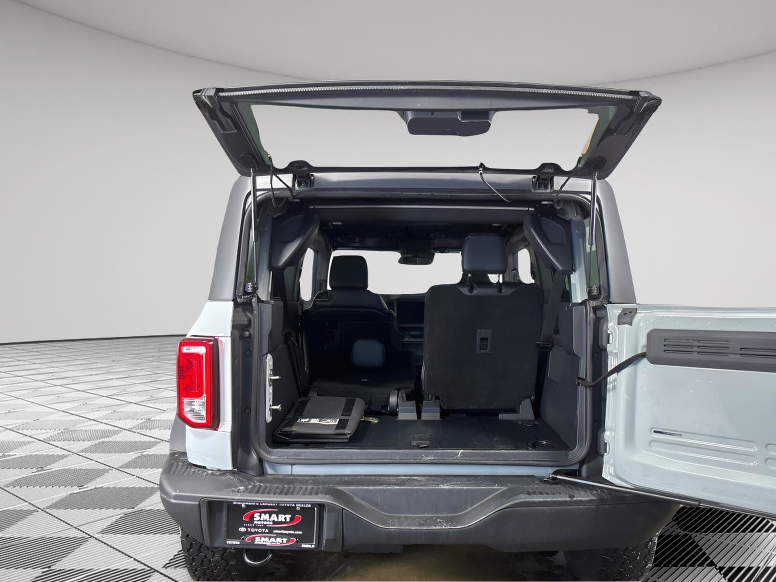 Used 2024 Ford Bronco Black Diamond image 14