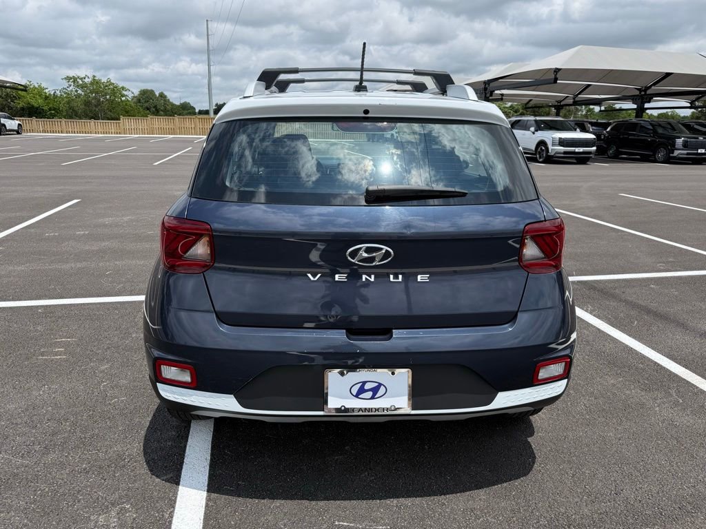 Certified 2023 Hyundai Venue Limited FWD image 6