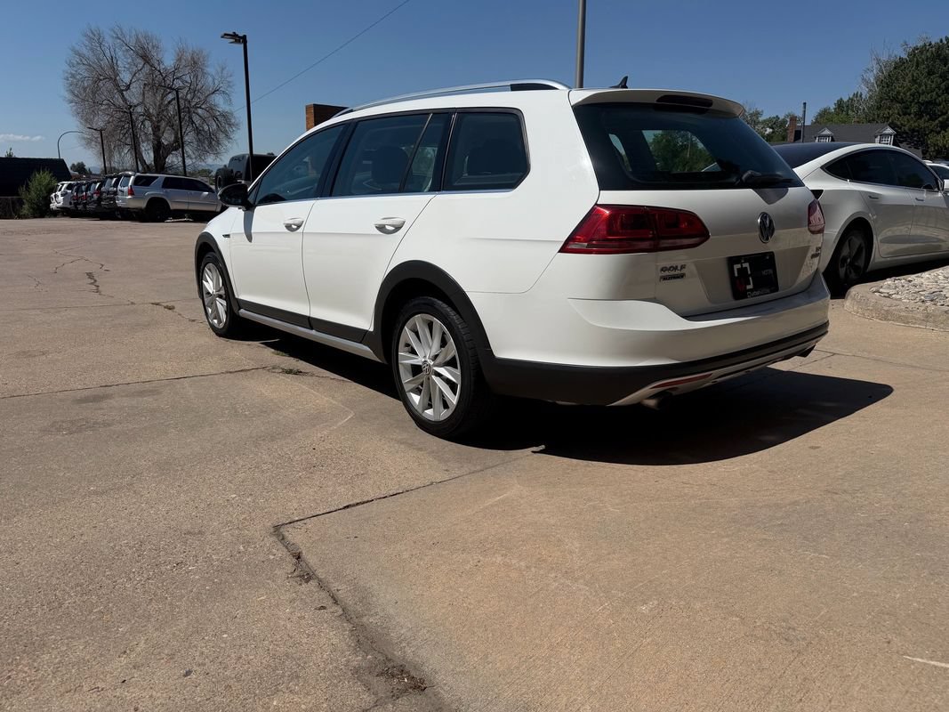 Used 2017 Volkswagen Golf Alltrack S AWD/4WD image 11