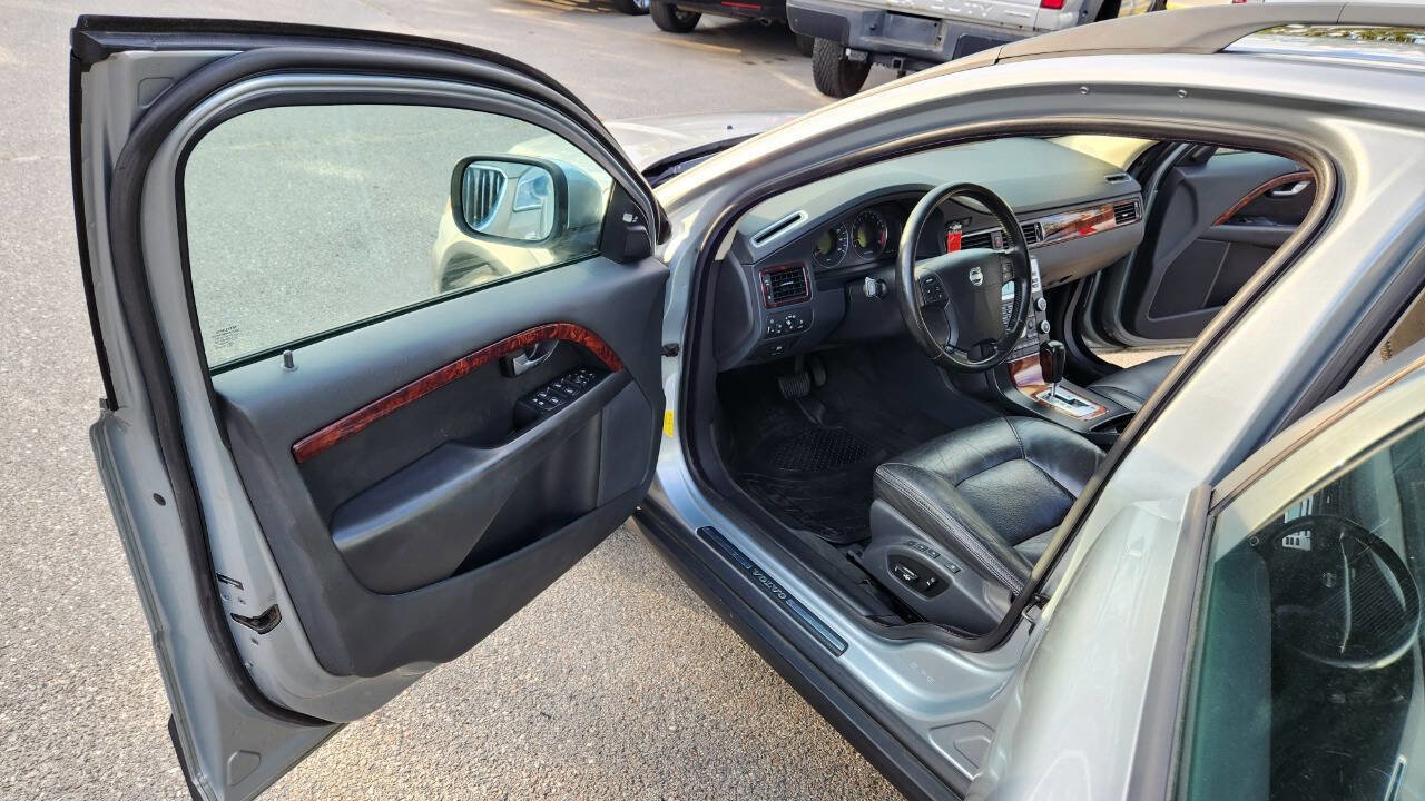 Used 2008 Volvo XC70 3.2 image 25