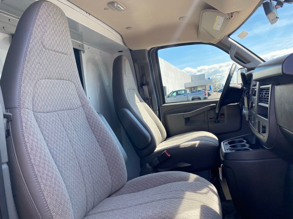 New 2025 Chevrolet Express 3500 w/ Power Convenience Package RWD image 20