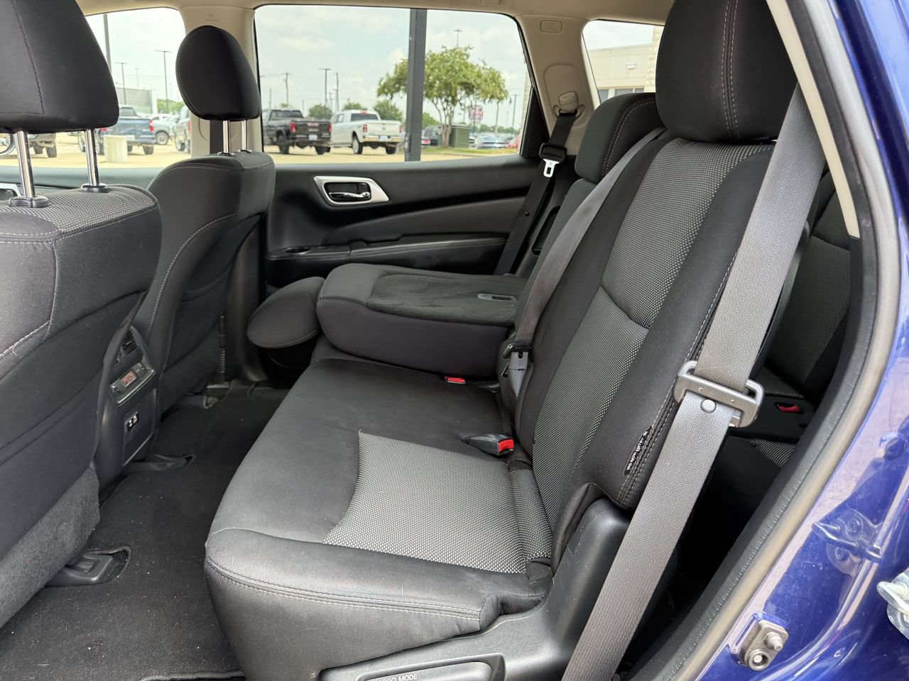 Used 2019 Nissan Pathfinder S FWD image 26