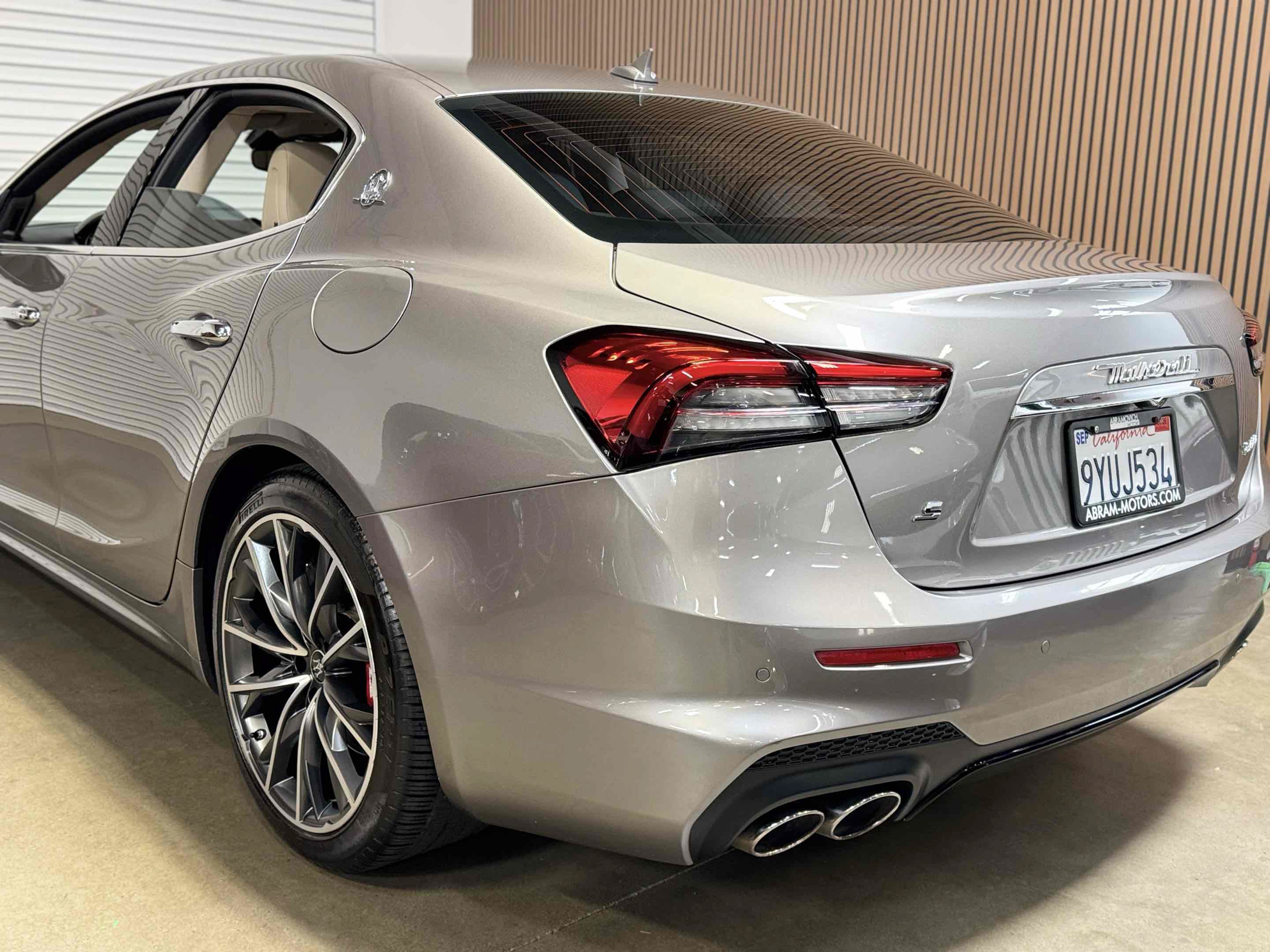 Used 2021 Maserati Ghibli S GranSport RWD image 31
