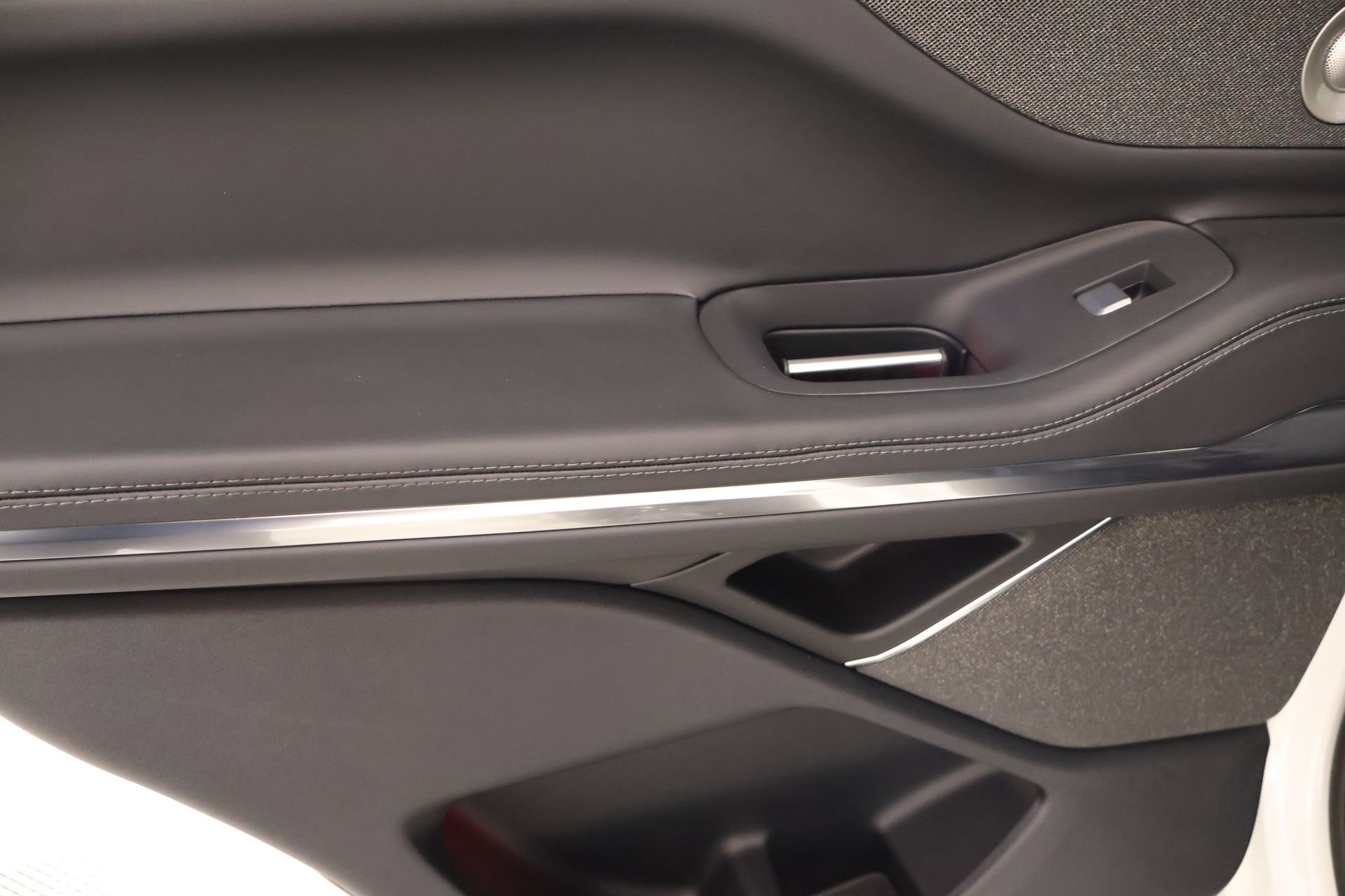 New 2026 Lincoln Navigator Reserve w/ Jet Appearance Package image 18