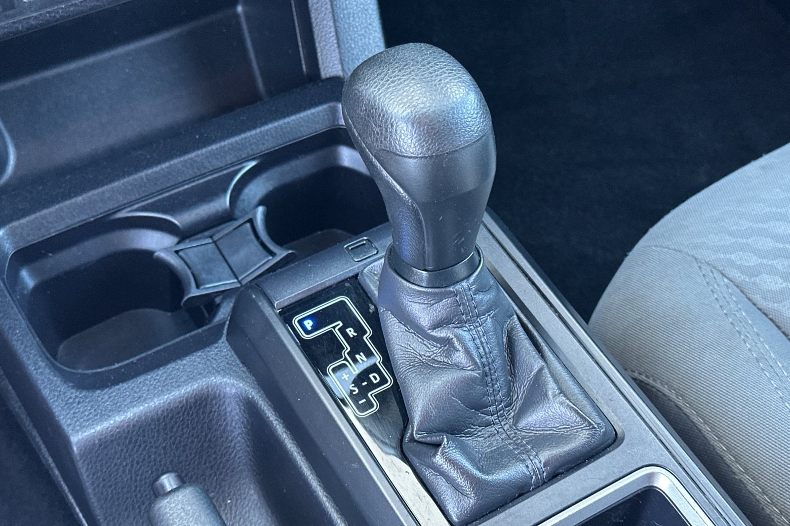 Used 2020 Toyota Tacoma SR RWD image 19