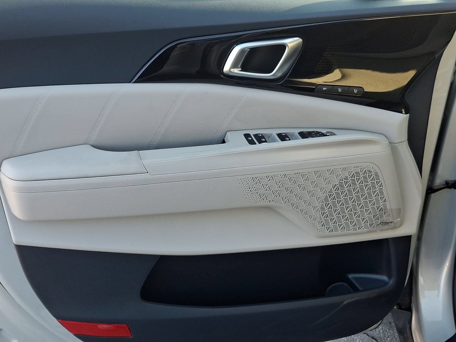 New 2025 Kia Carnival SX Prestige FWD image 11