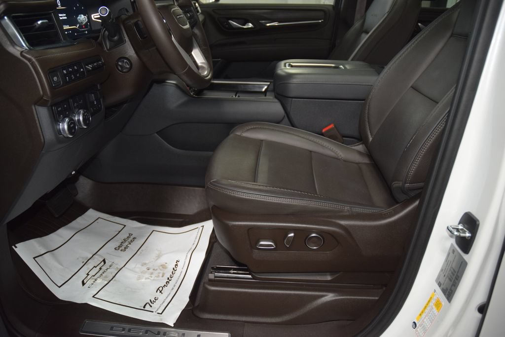 Used 2023 GMC Yukon XL Denali w/ Denali Reserve Package AWD/4WD image 41