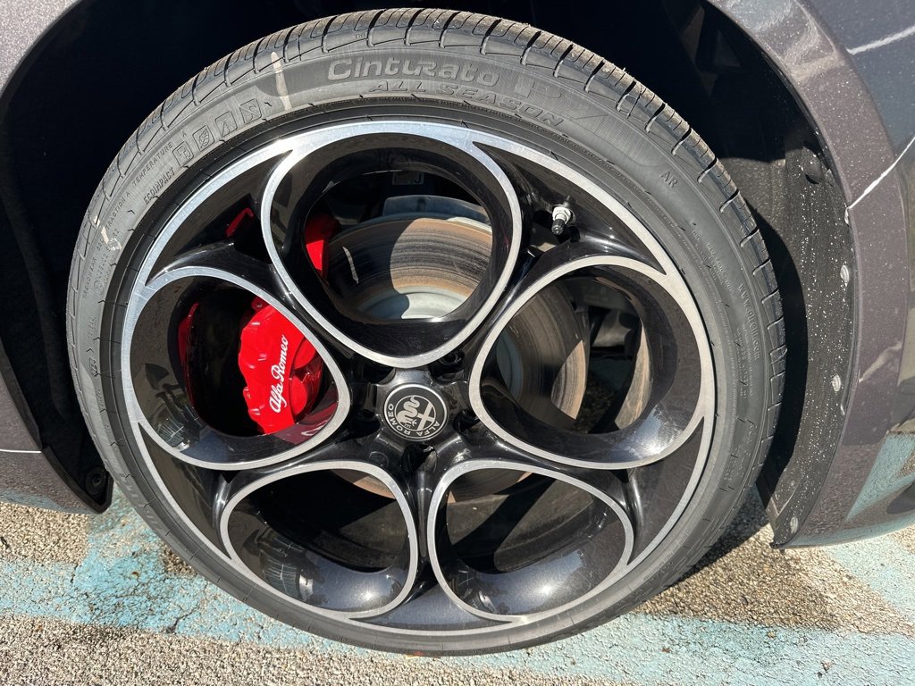 New 2025 Alfa Romeo Giulia AWD image 21