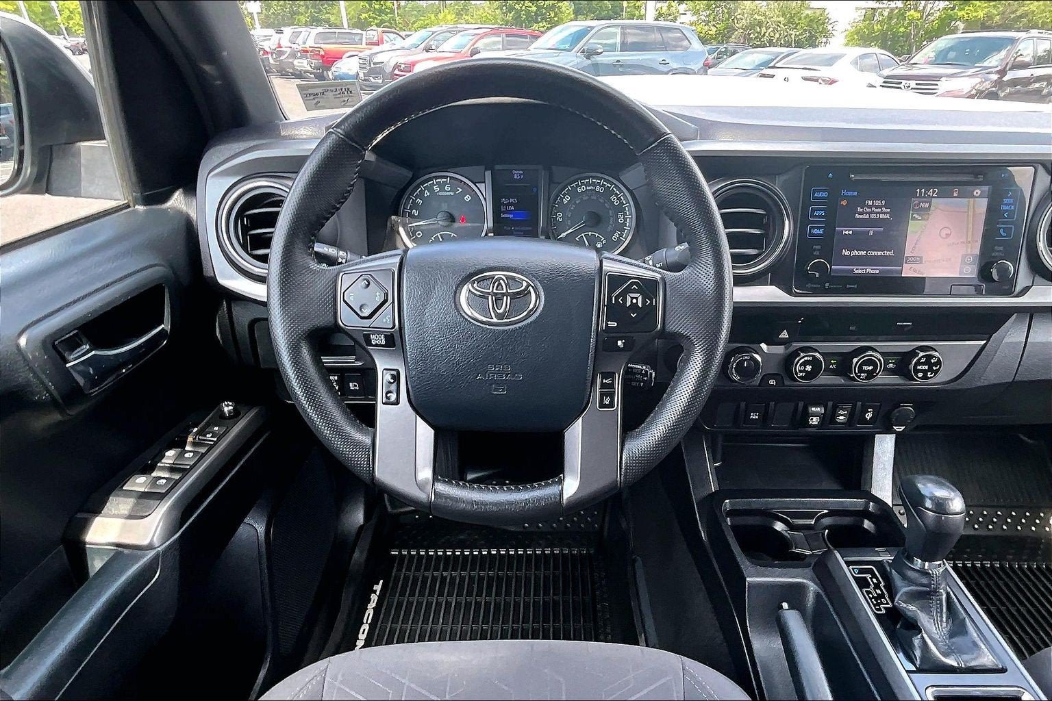 Used 2018 Toyota Tacoma TRD Sport AWD/4WD image 5