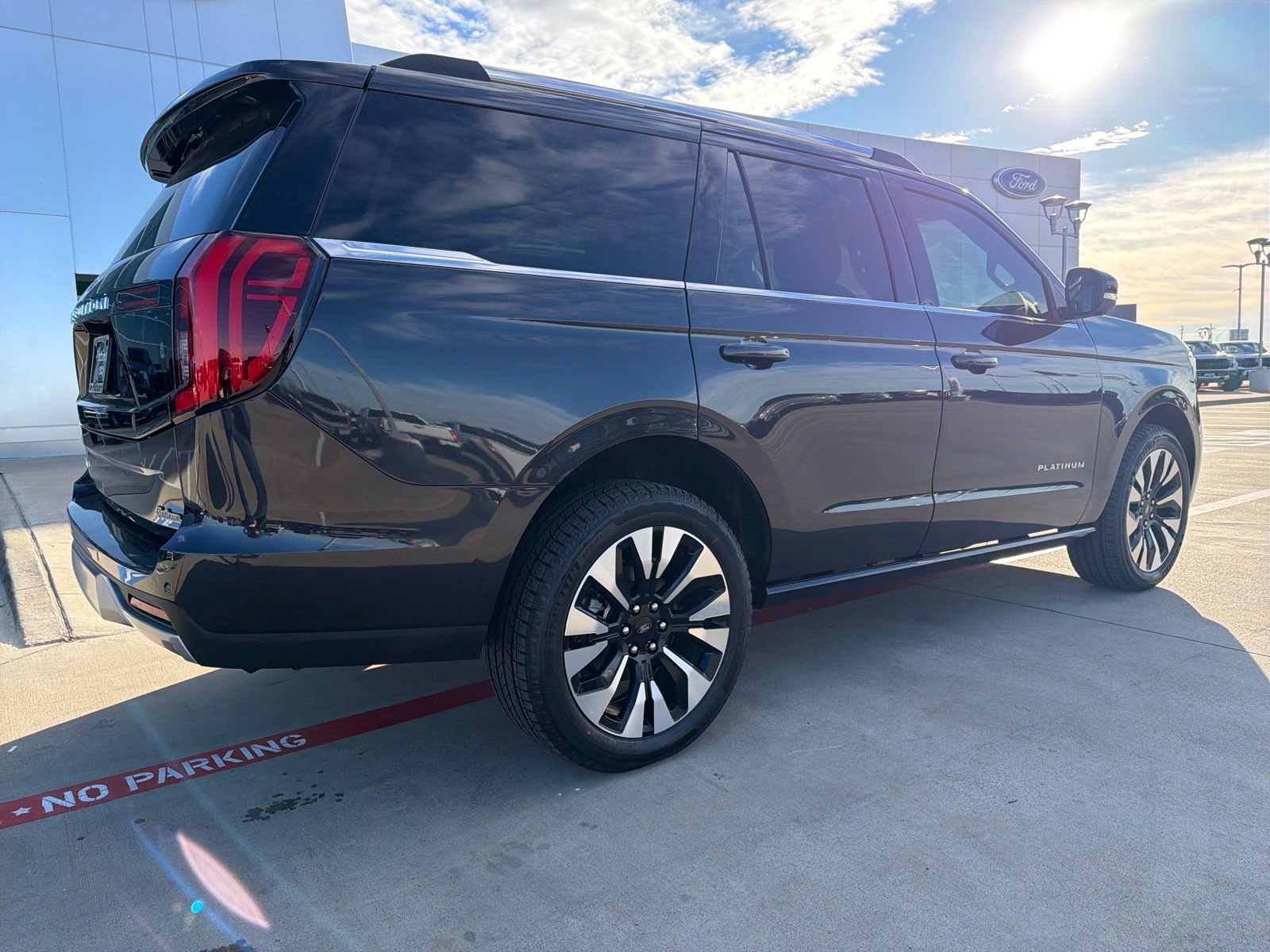 New 2026 Ford Expedition Platinum w/ Driver's Package image 5