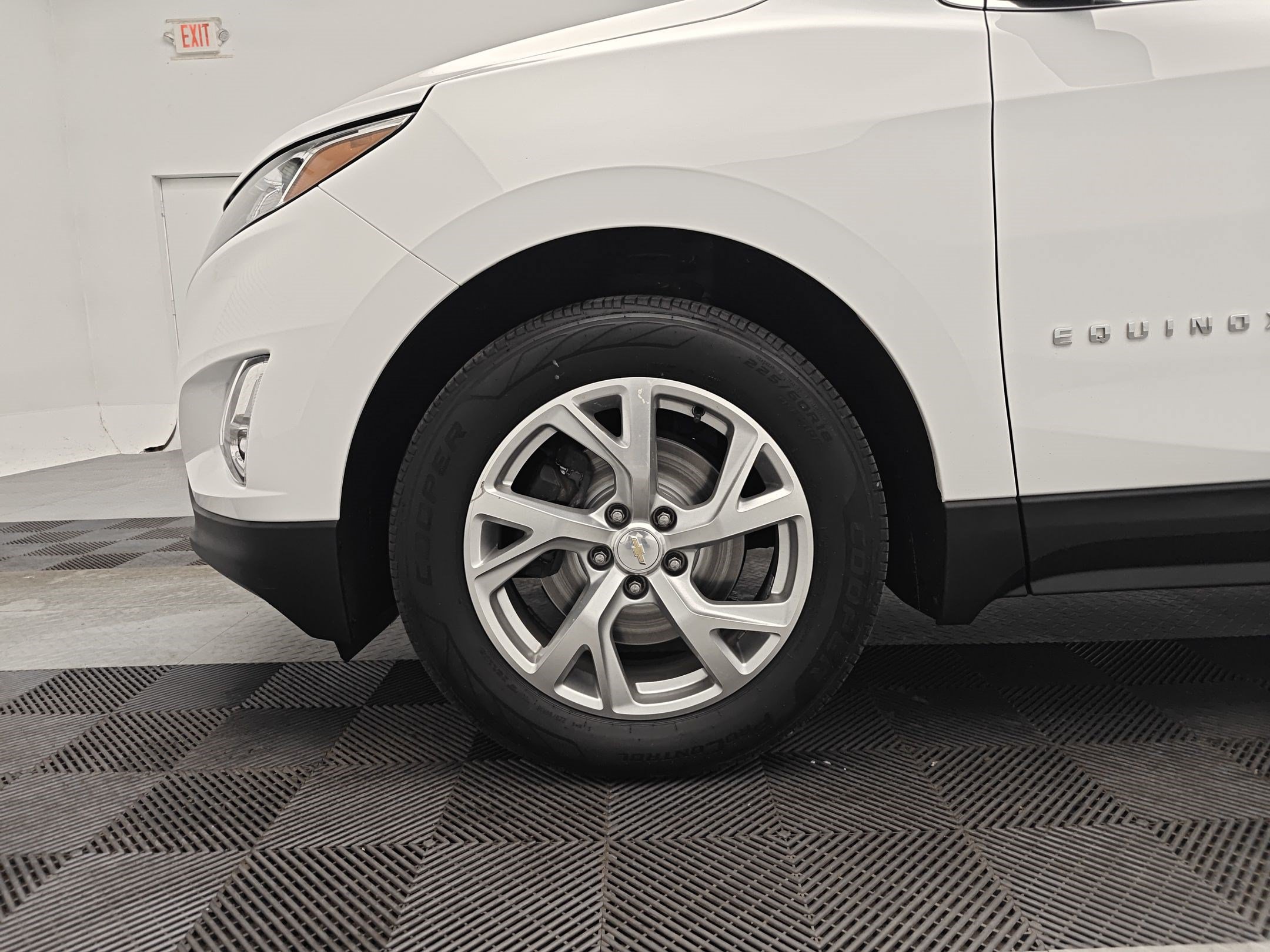 Certified 2019 Chevrolet Equinox LT w/ Sun & Navigation Package AWD/4WD image 12