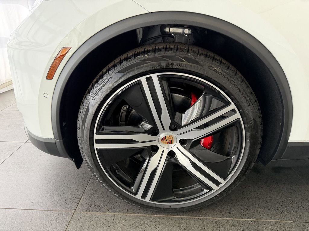 New 2026 Porsche Macan 4S Electric AWD/4WD image 10
