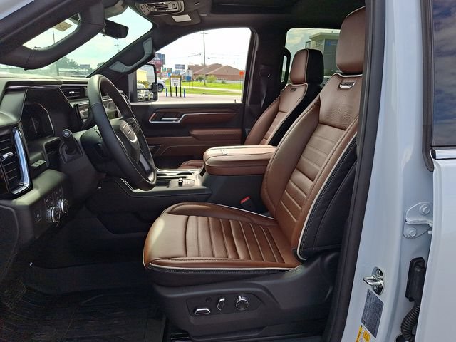New 2026 GMC Sierra 3500 Denali Ultimate AWD/4WD image 11