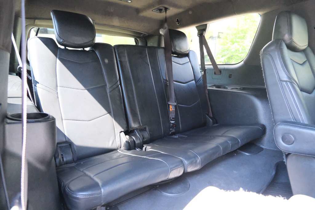 Used 2019 Cadillac Escalade ESV Platinum AWD/4WD image 29