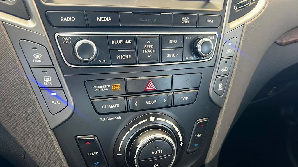 Used 2017 Hyundai Santa Fe Limited AWD/4WD image 23