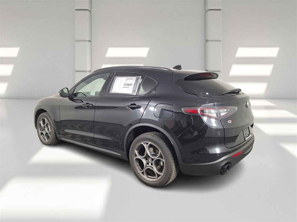 New 2025 Alfa Romeo Stelvio Sprint w/ Convenience Package image 8