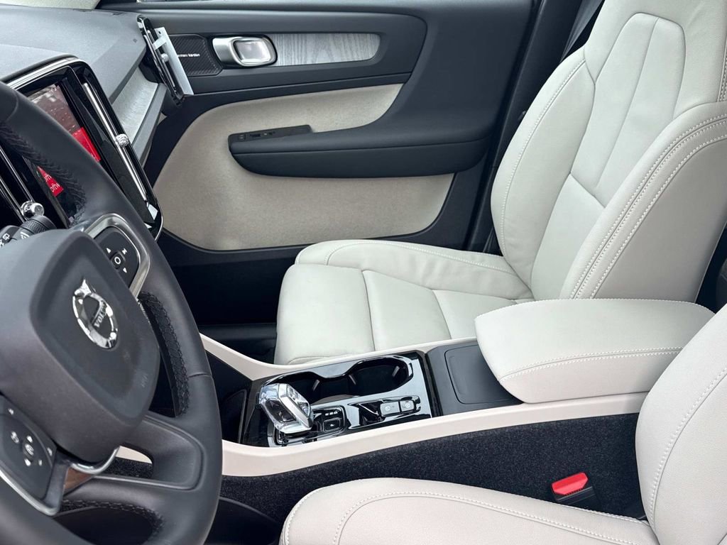 New 2026 Volvo XC40 B5 Ultra w/ Climate Package AWD/4WD image 21