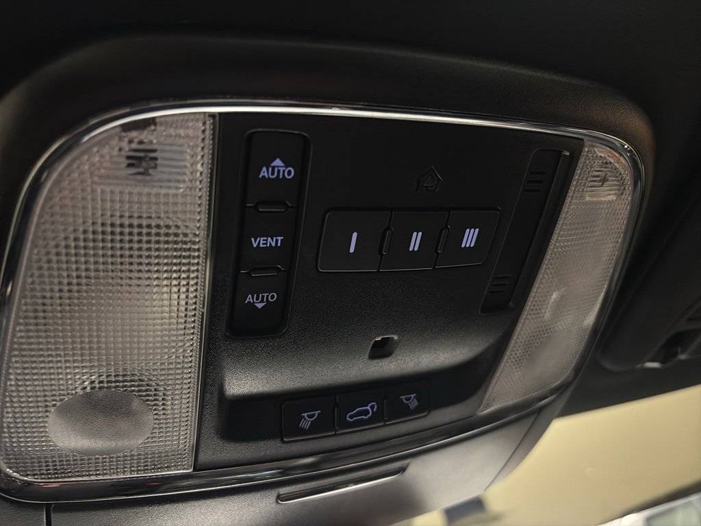 Used 2019 Dodge Durango R/T w/ Technology Group image 29