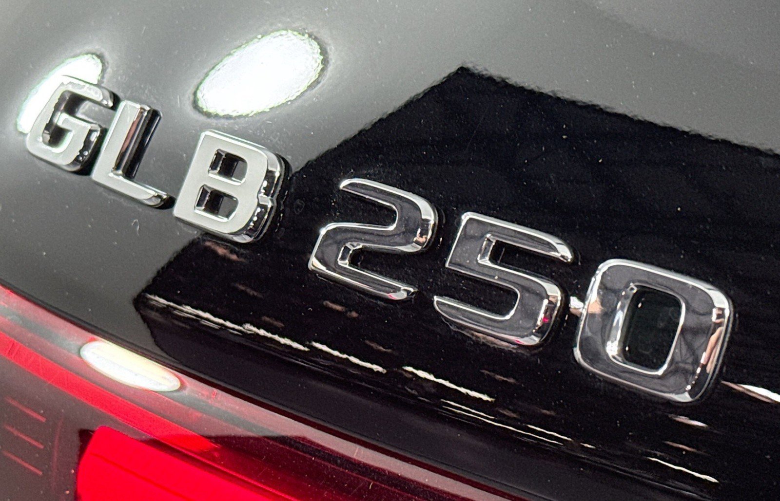 New 2025 Mercedes-Benz GLB 250 image 8