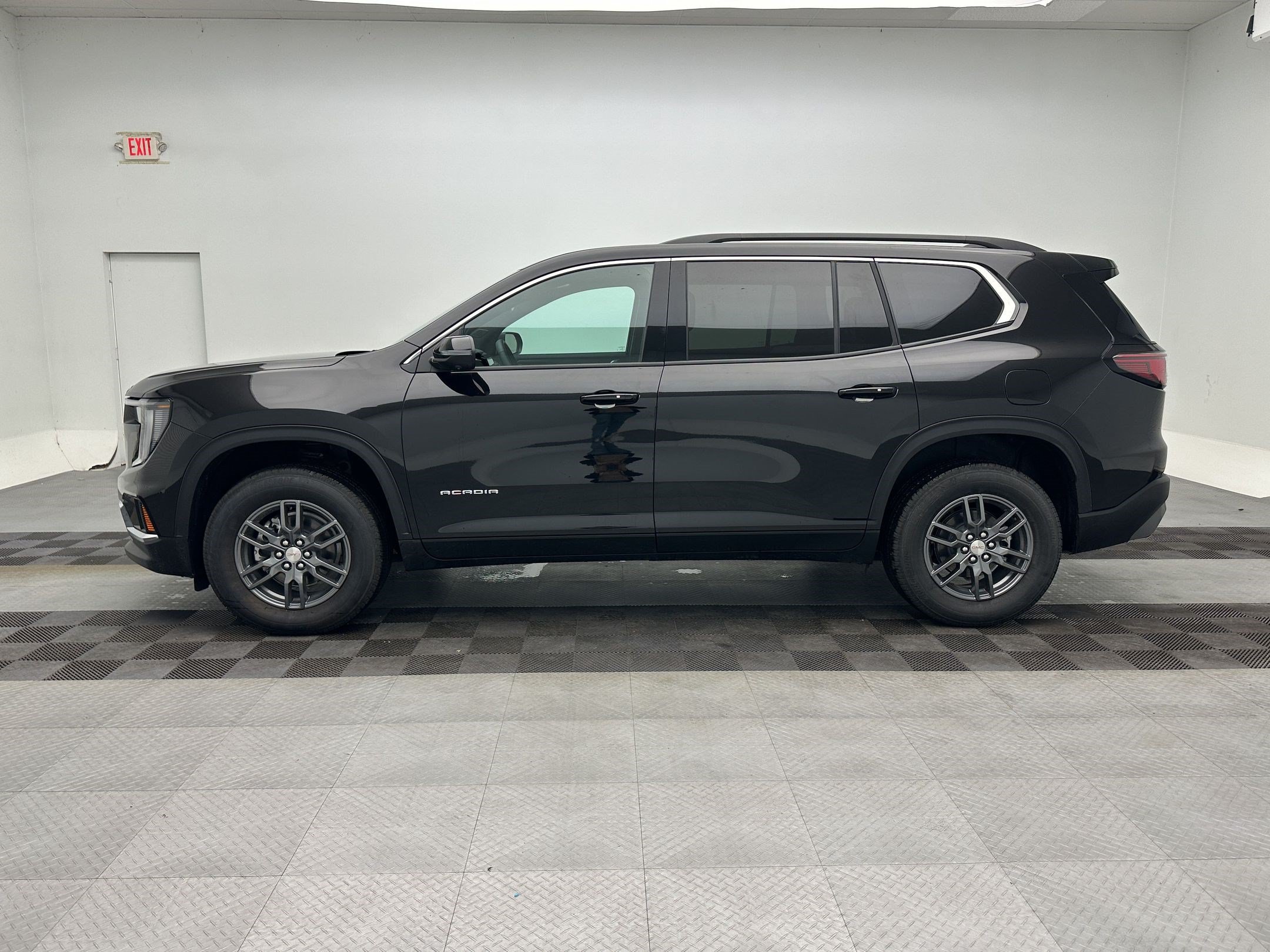 Certified 2026 GMC Acadia Elevation AWD/4WD image 2