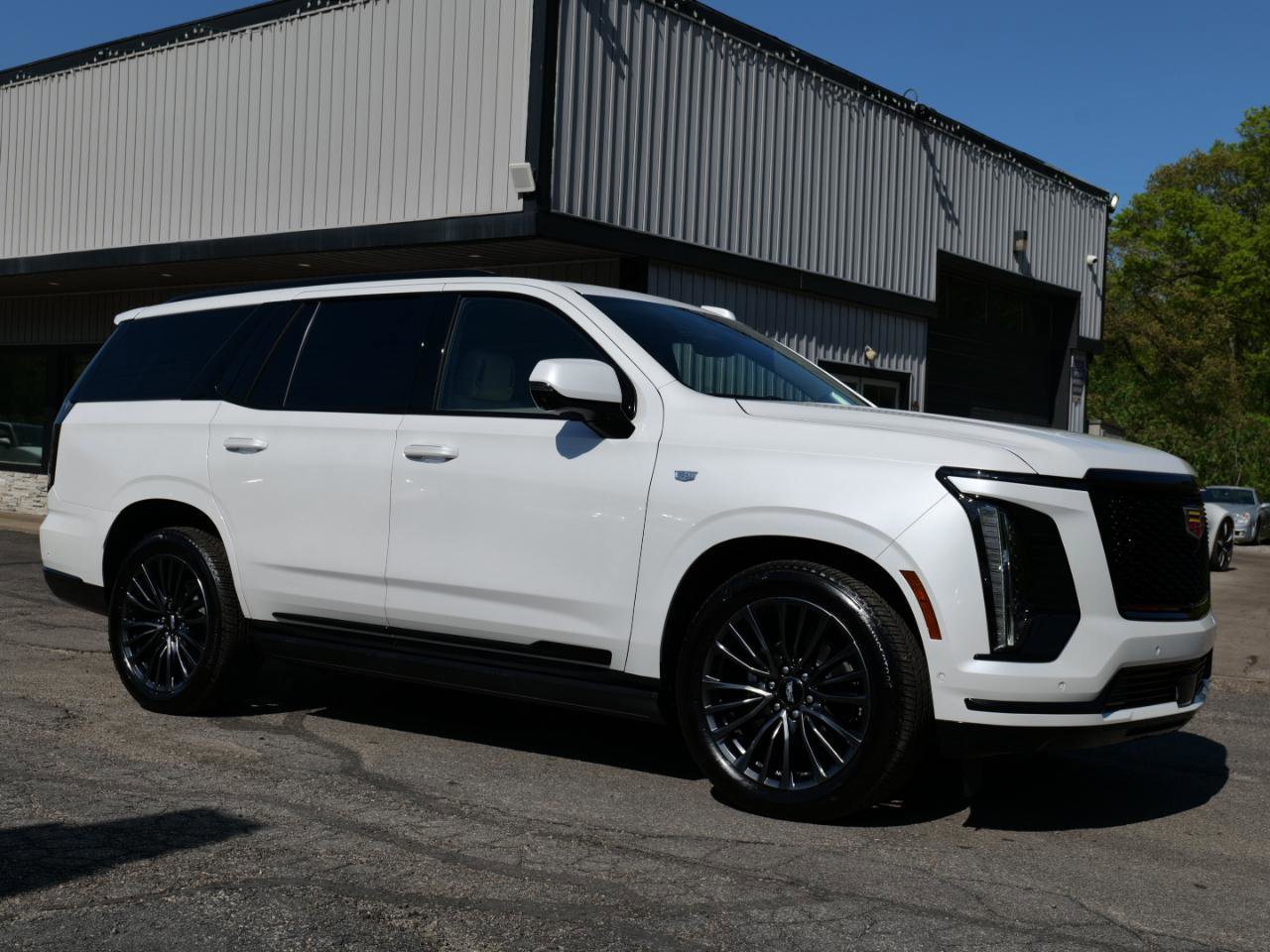Used 2025 Cadillac Escalade Sport Platinum w/ LPO, Floor Liner Package AWD/4WD image 2