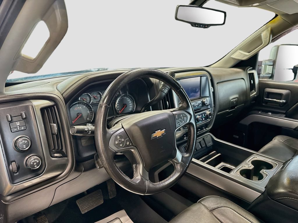 Used 2019 Chevrolet Silverado 2500 LTZ w/ Midnight Edition AWD/4WD image 9