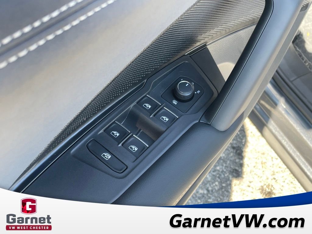 New 2026 Volkswagen Tiguan SE image 11