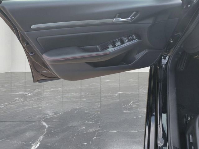 Used 2025 Nissan Altima 2.5 SR image 20