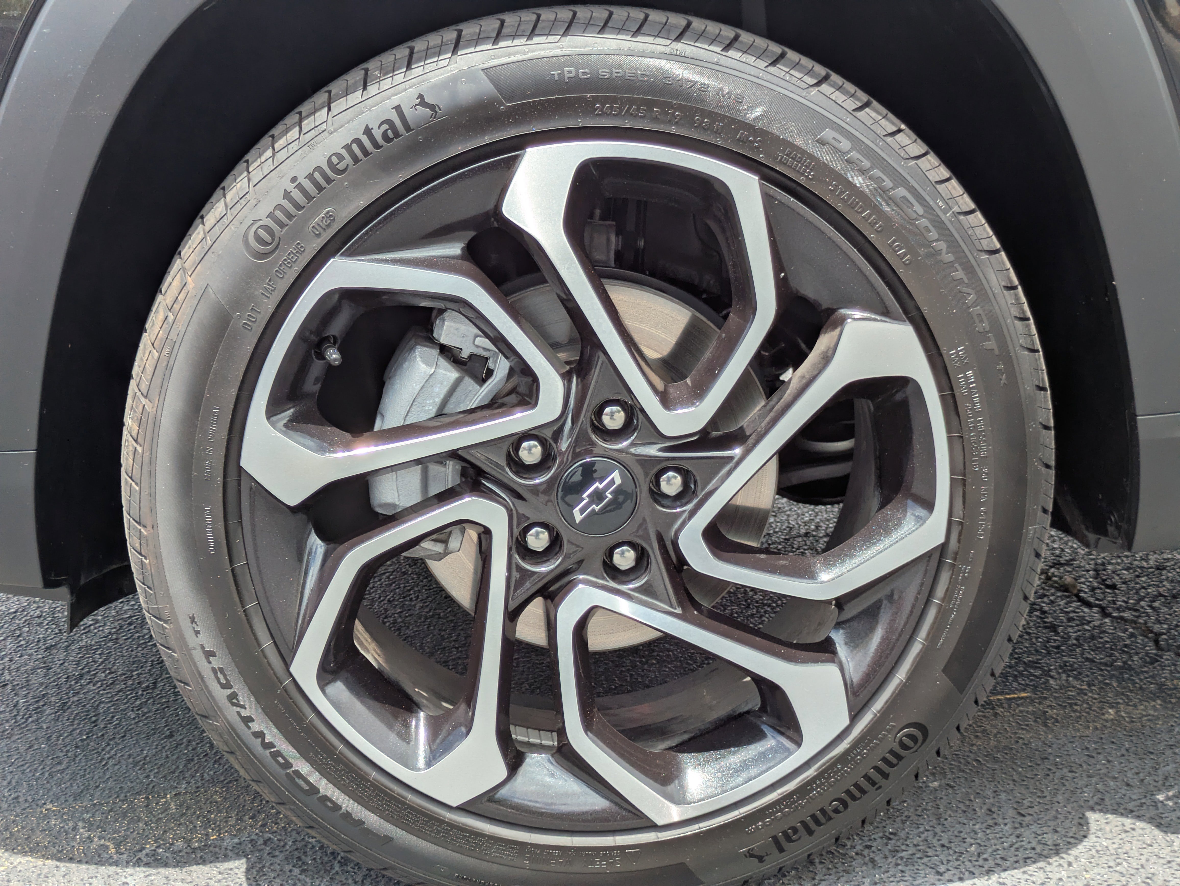 Used 2025 Chevrolet Trax RS w/ Sunroof Package FWD image 32
