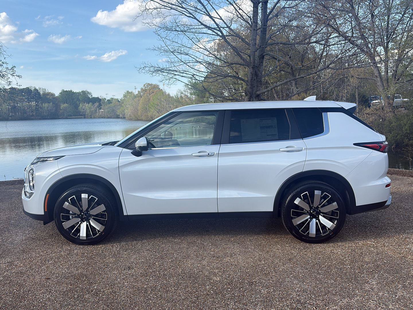 New 2026 Mitsubishi Outlander SE AWD/4WD image 10