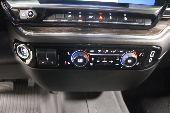 Used 2024 Chevrolet Silverado 1500 RST w/ Z71 Off-Road Package AWD/4WD image 36