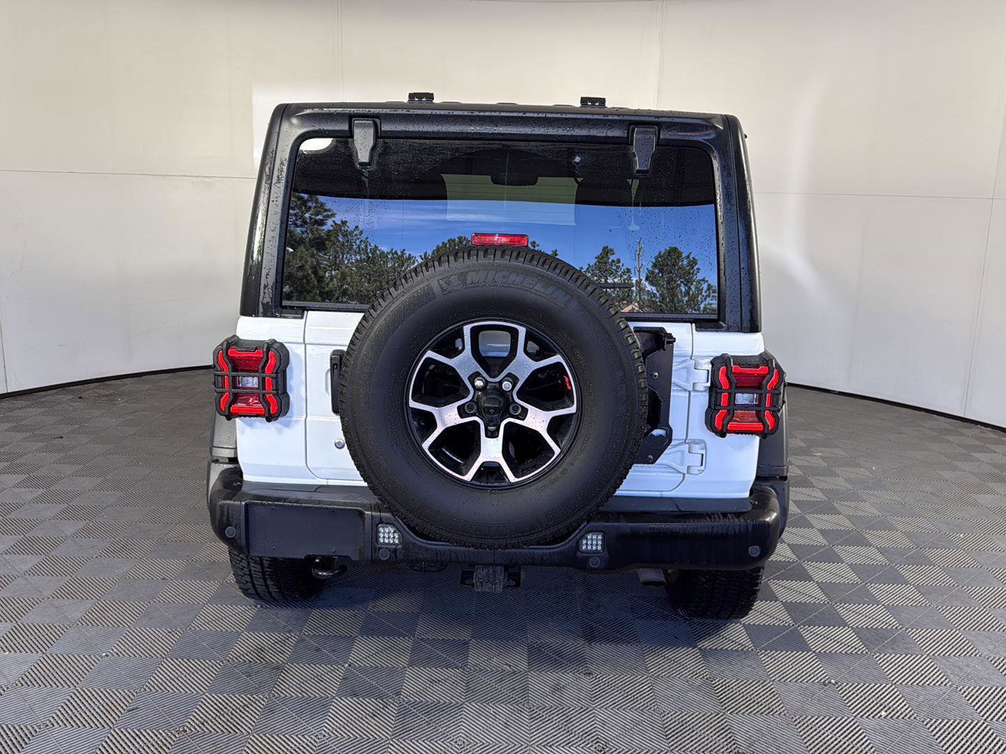 Used 2019 Jeep Wrangler Sport image 5