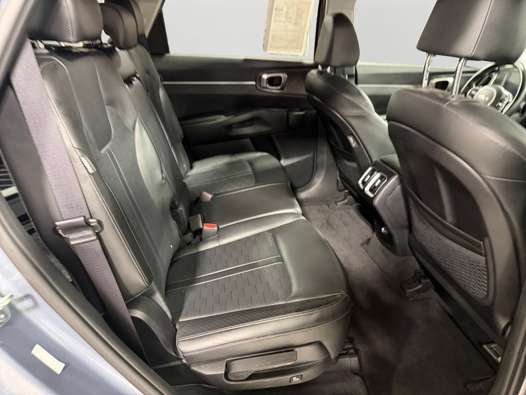 Used 2024 Kia Sorento S AWD/4WD image 13