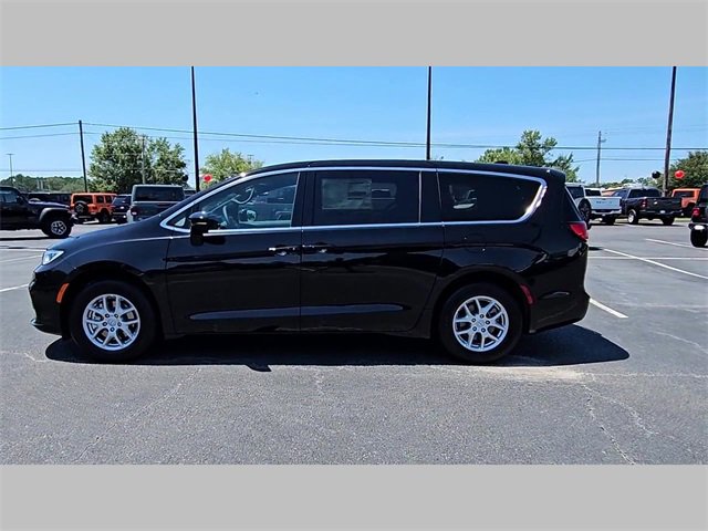 New 2026 Chrysler Pacifica Select image 22