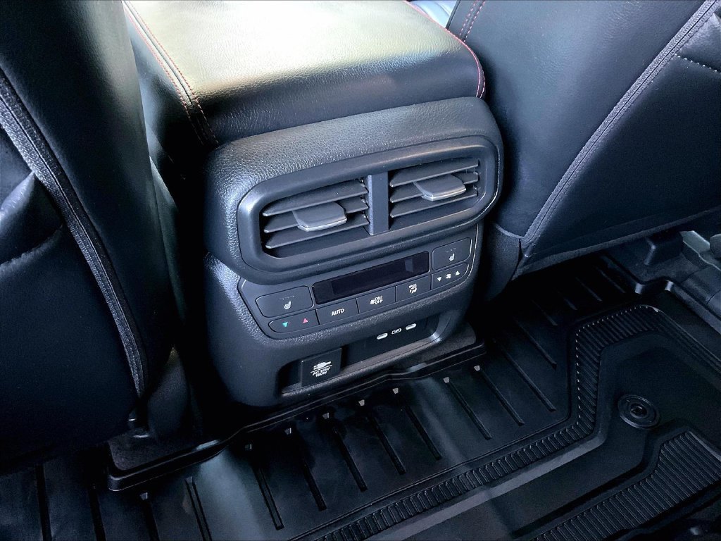 Used 2025 Honda Pilot Black Edition image 29