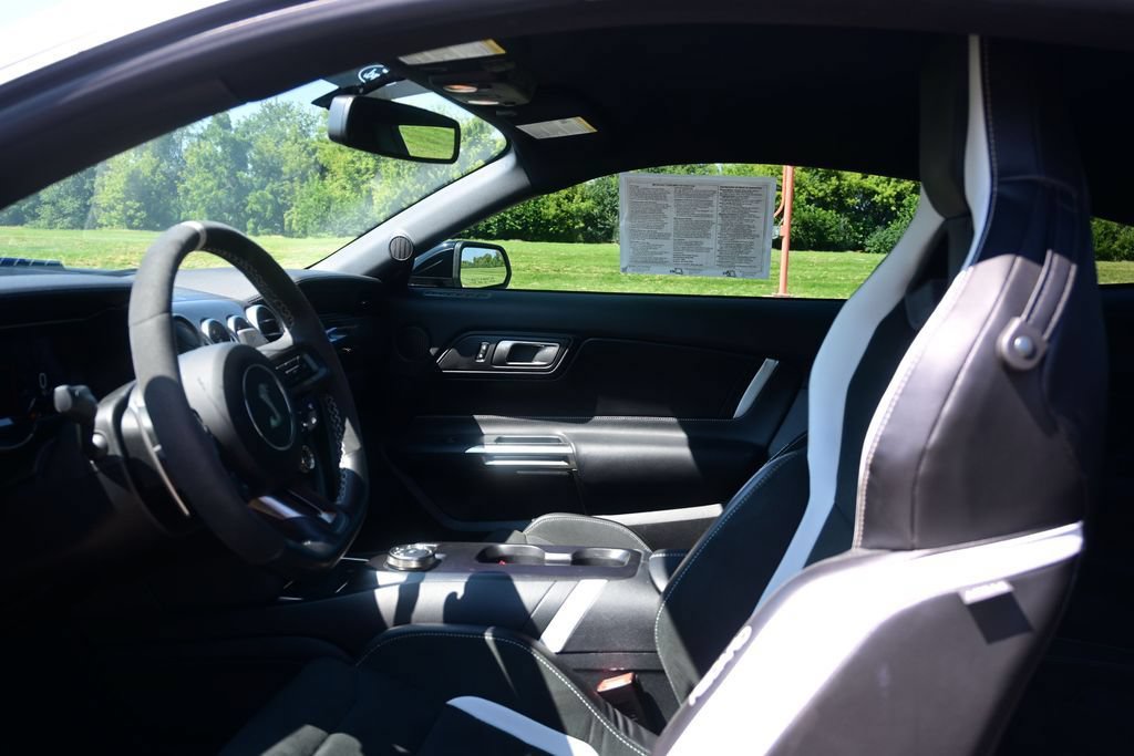 Used 2022 Ford Mustang Shelby GT500 w/ Technology Package RWD image 22