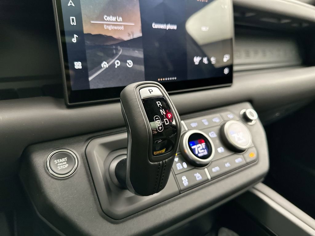 New 2025 Land Rover Defender 110 X-Dynamic SE image 12