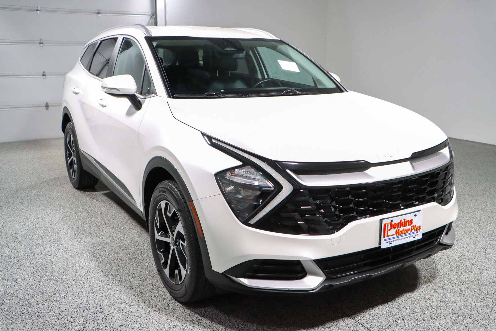 Used 2023 Kia Sportage EX AWD/4WD image 5