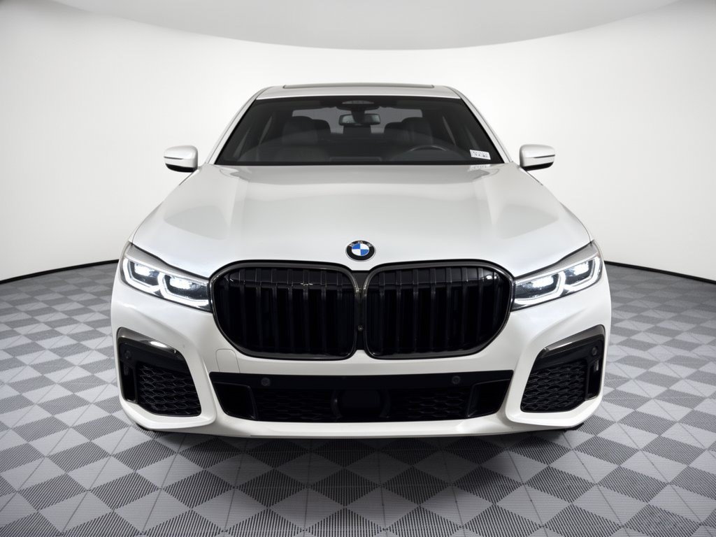 Used 2022 BMW 750i xDrive w/ Luxury Rear Seating Package AWD/4WD image 6