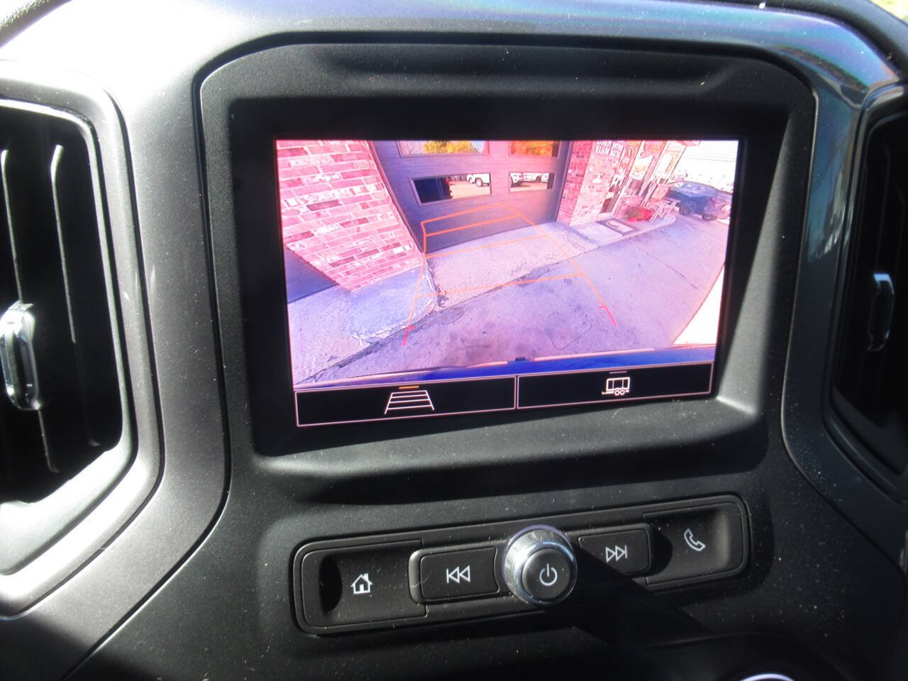 Used 2022 Chevrolet Silverado 1500 Custom AWD/4WD image 24