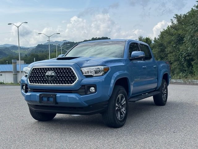 Used 2019 Toyota Tacoma TRD Sport AWD/4WD image 3