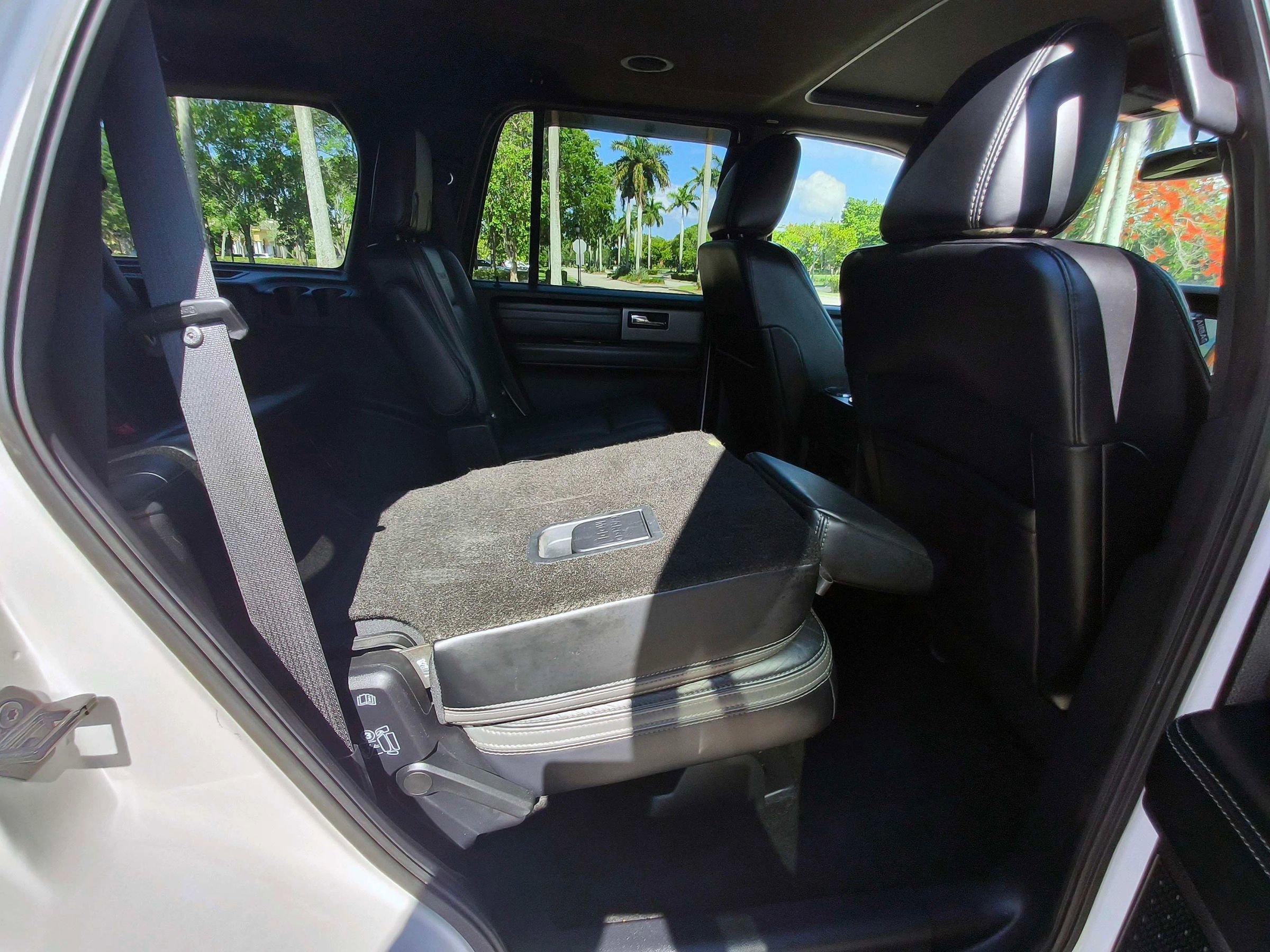 Used 2017 Ford Expedition Platinum RWD image 36