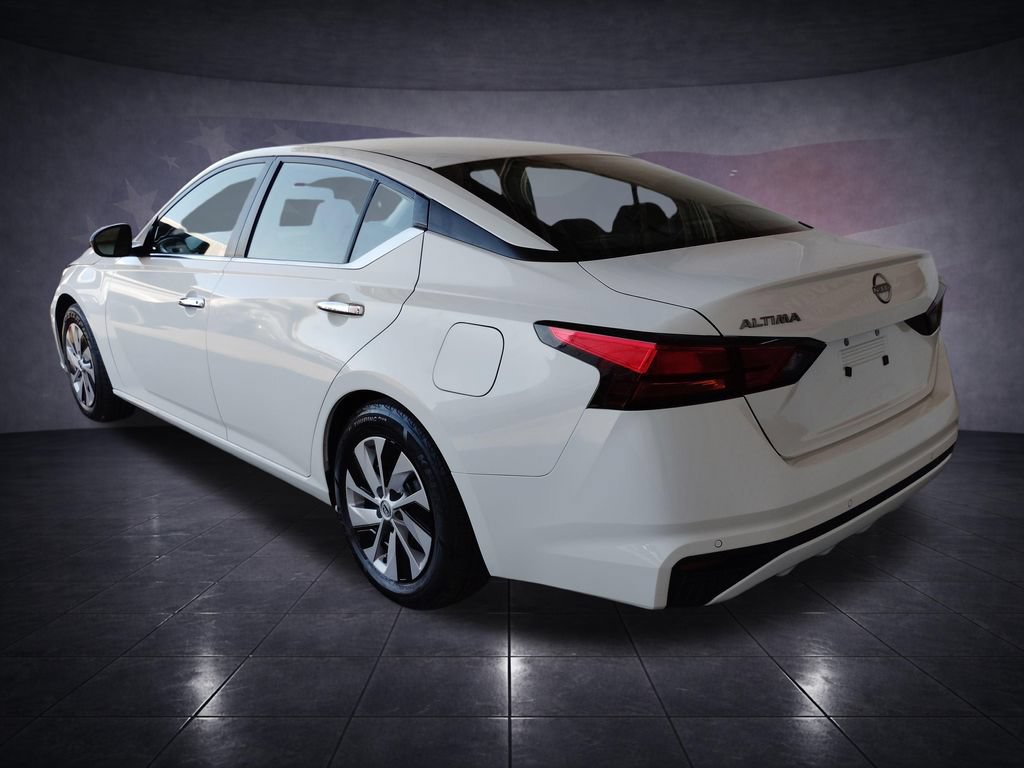 Used 2024 Nissan Altima 2.5 S FWD image 3