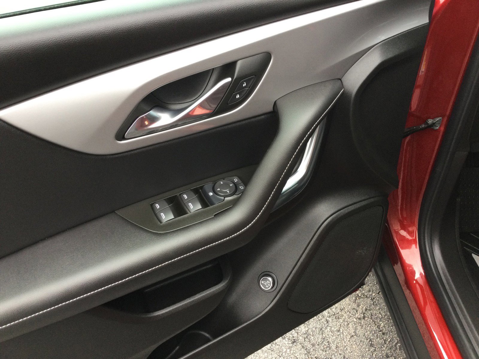 Used 2025 Chevrolet Blazer LT w/ Convenience Package image 13