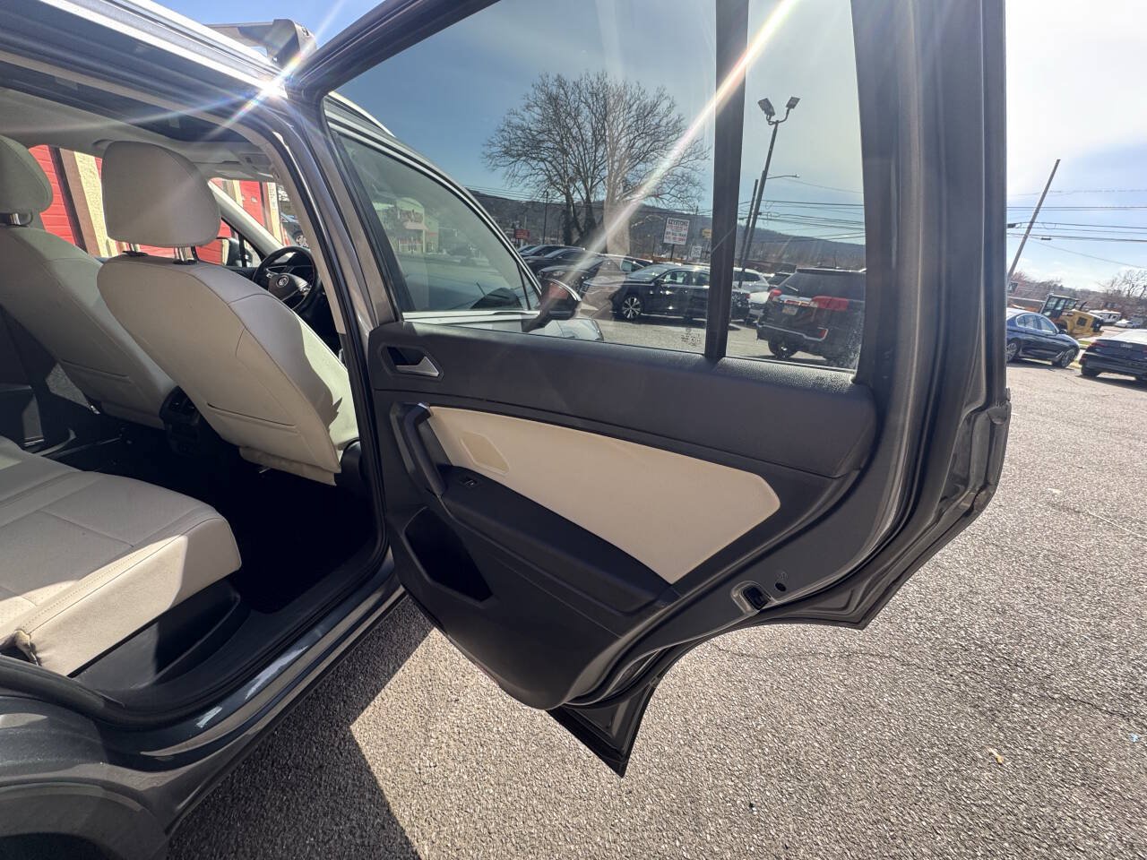 Used 2019 Volkswagen Tiguan SEL AWD/4WD image 20