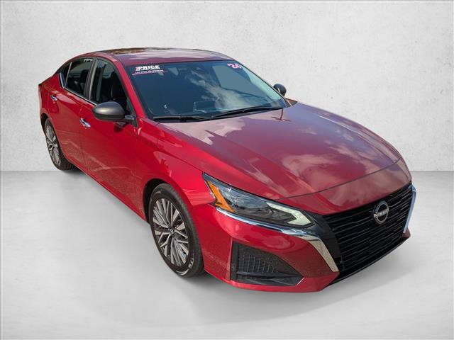 Used 2024 Nissan Altima 2.5 SV FWD image 3