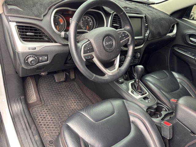 Used 2016 Jeep Cherokee Trailhawk w/ Leather Interior Group AWD/4WD image 7