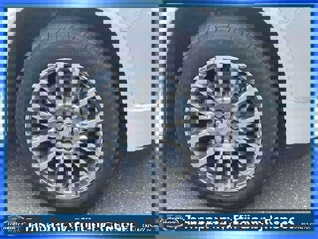 Used 2023 GMC Acadia Denali w/ Denali Technology Package AWD/4WD image 9